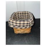 Longaberger- 2004  small basket featuring a