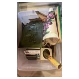Tote of decor