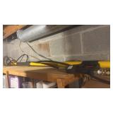 Pressure washer telescoping wand