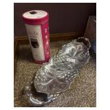Tray and wineglass decor