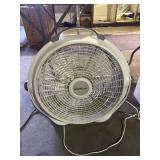 WindMachine Fan with Pivoting Head *works*