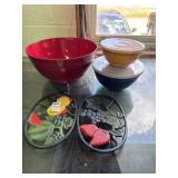 Plastic Nesting Bowls and Fruit Trivets