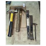 Tray lot of hammers & pry bars