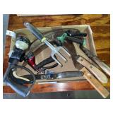 Tray lot - hose nozzles & garden tools - variety