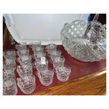 Vintage L.E. Smith punch bowl features an