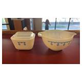 Vintage Pyrex Pint Blue Snowflake Garland Mixing