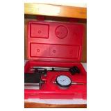 Grizzly 0-1 inch dial indicator and magnetic base