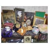 Vintage pictures knotted quilt Christmas bulbs &