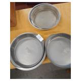 Lot of 5 pie pans