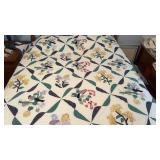 Quilted Appliquï¿½ Comforter 105 in x 95 in