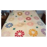Vintage Dresden Plate Quilt 75 in x 88 in