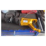 Dewalt DWE305 Reciprocating Saw