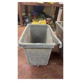 Rubbermaid 4612 Cube Truck Cracked