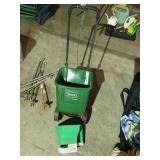 Yard and hand spreader lot