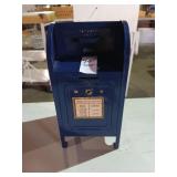 Vintage US Mail bank with key