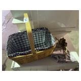 1995 Longaberger medium market basket with
