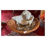 Duvae Cover W Wicker Basket