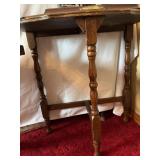 3 legged wooden stand *does not include contents*