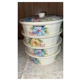 Harker chinawareï¿½s stackable bowls (4) with one