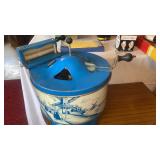 Tabletop metal Hand wringer washer. Windmill