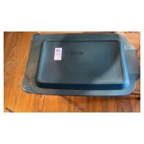 Clear Pyrex glass baking dish