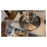 The Cook Bagoon stainless steel saucepan