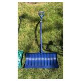 2 Snow Shovels