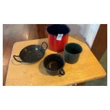 Speckled enameled dishes