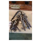 Lot of antique skeleton keys