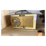 Vintage General Electric Model 508 AM clock radio