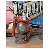 Dietz Comet kerosene lantern