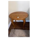 Oval wooden end stand 25 x 20 and 22