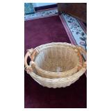 2 oval baskets