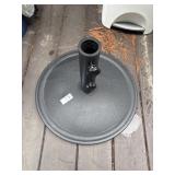 Outdoor patio umbrella base