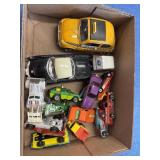 Tray lot of Hot Wheels, Matchbox and misc