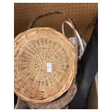 Lot of assorted baskets