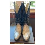 Snake Skin Books size 11D