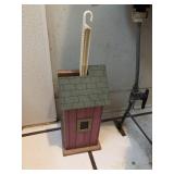 Lot of assorted bathroom items and decor