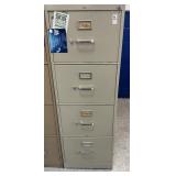 Metal 4-drawer filing cabinet 15 X 25 X 52.5 in