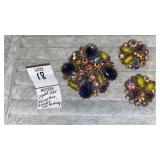 Vintage signed ï¿½ ARTï¿½ colored rhinestone brooch &