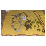 Vintage fashion necklaces (1tangle))