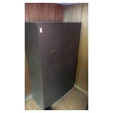 Metal cabinet 63x36x19inch