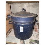 Vintage blue speckled enamelware pot