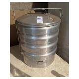 Vintage aluminum stackable lunch bucket with 4