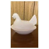 Vintage Indiana glass white milk glass hen on