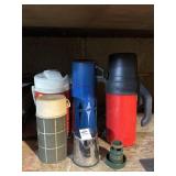 Lot of assorted vintage Thermos