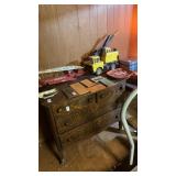 Antique quarter sawn wooden dresser (no