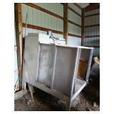 Industrial paint booth 6' wide