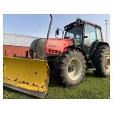 Valtra Model 6400 4WD Diesel tractor w/ 933 hrs
