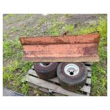 Small snow plow for trator and wheels 54in. Wide